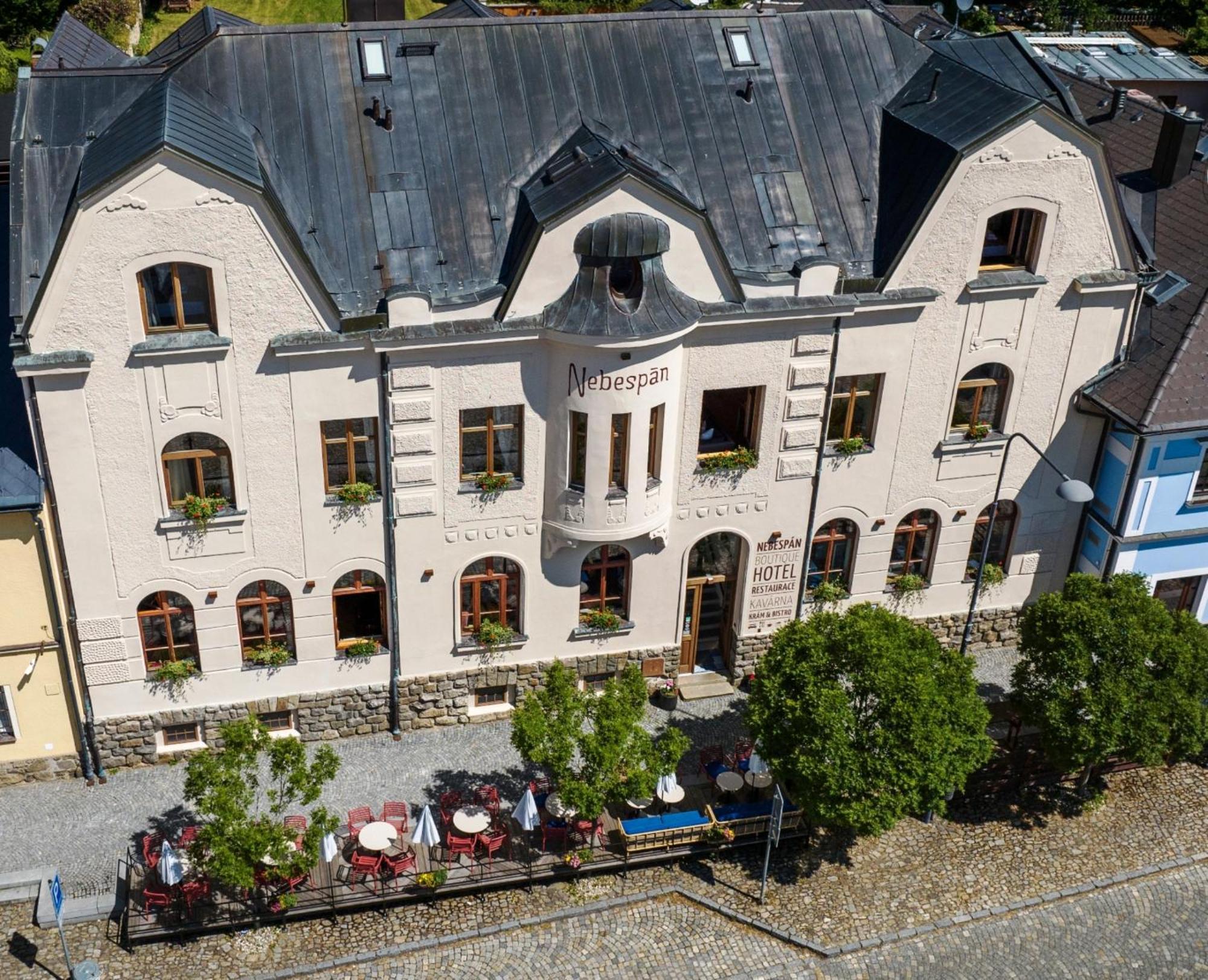 Nebespan Kasperske Hory Buitenkant foto