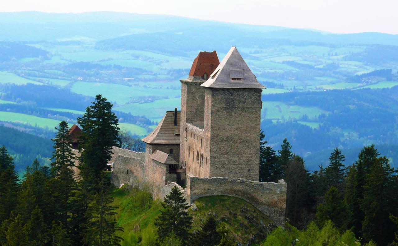 Nebespan Kasperske Hory Buitenkant foto